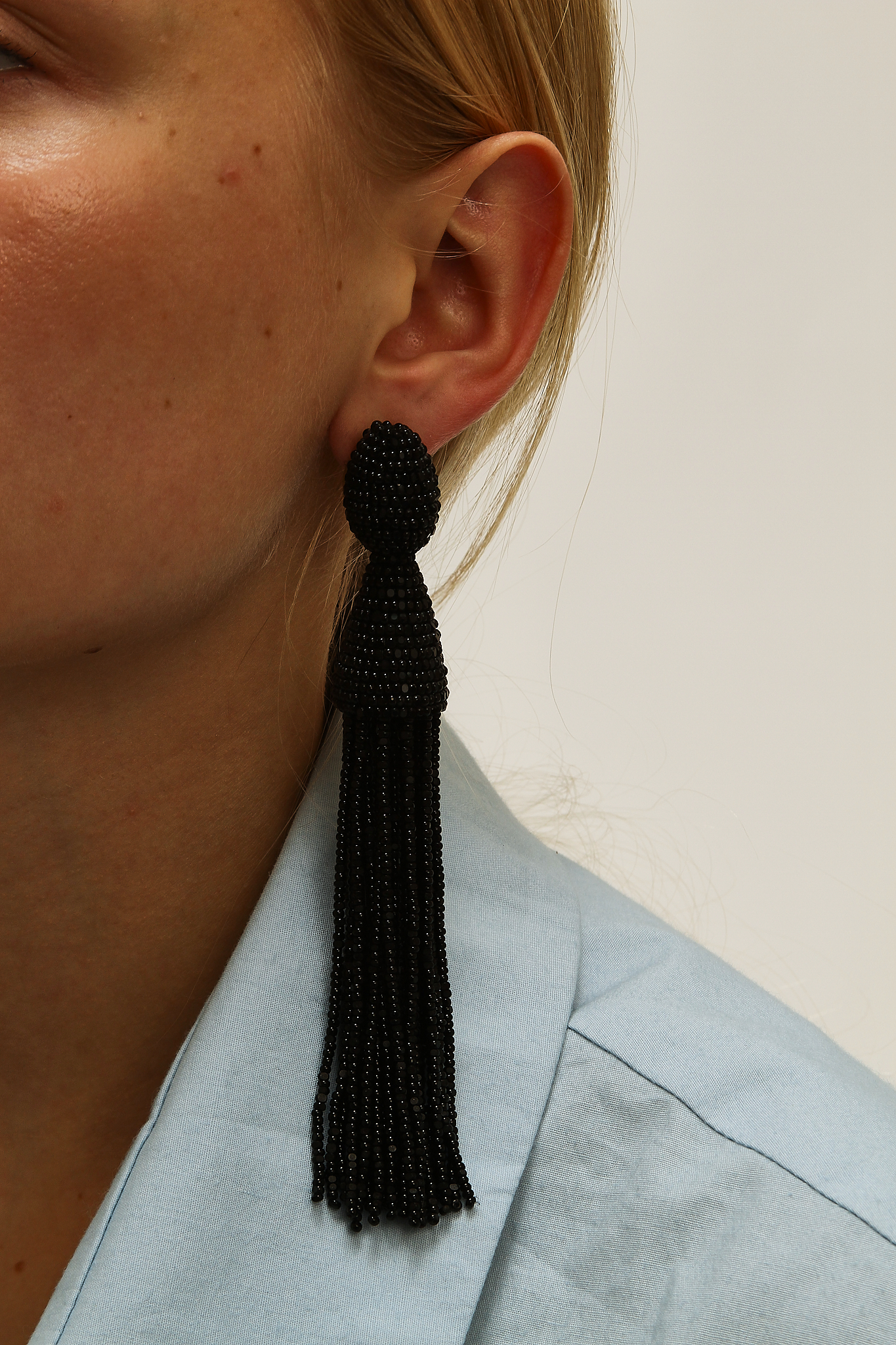Oscar de la Renta Long Tassel Clip 3