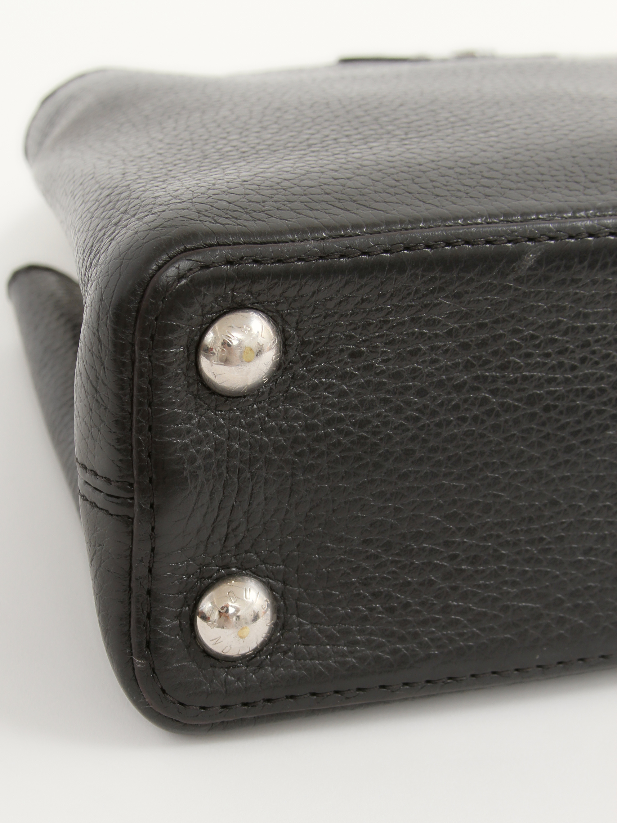 Louis Vuitton Capucines 4