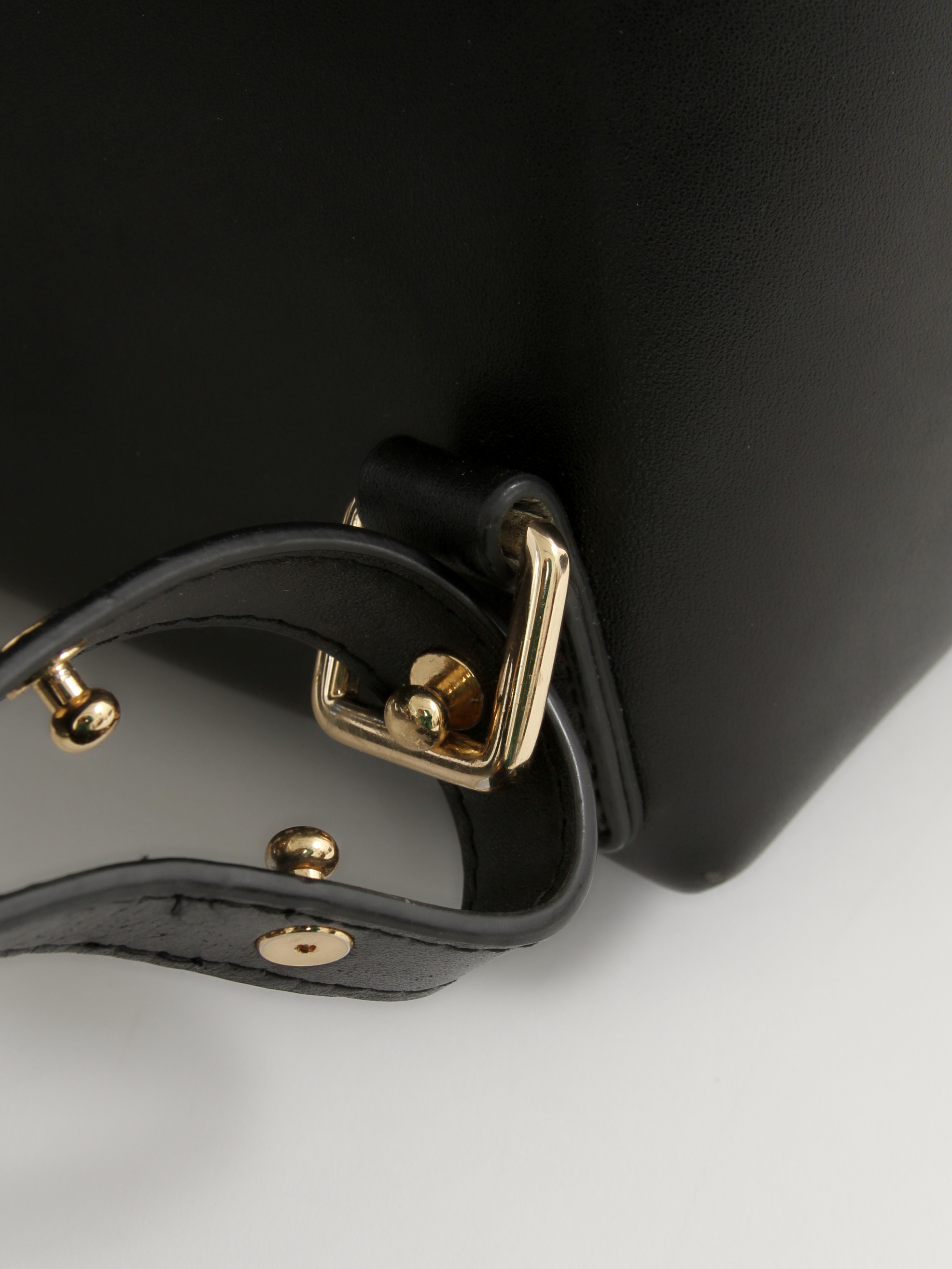 Mansur Gavriel Leather Bag  4
