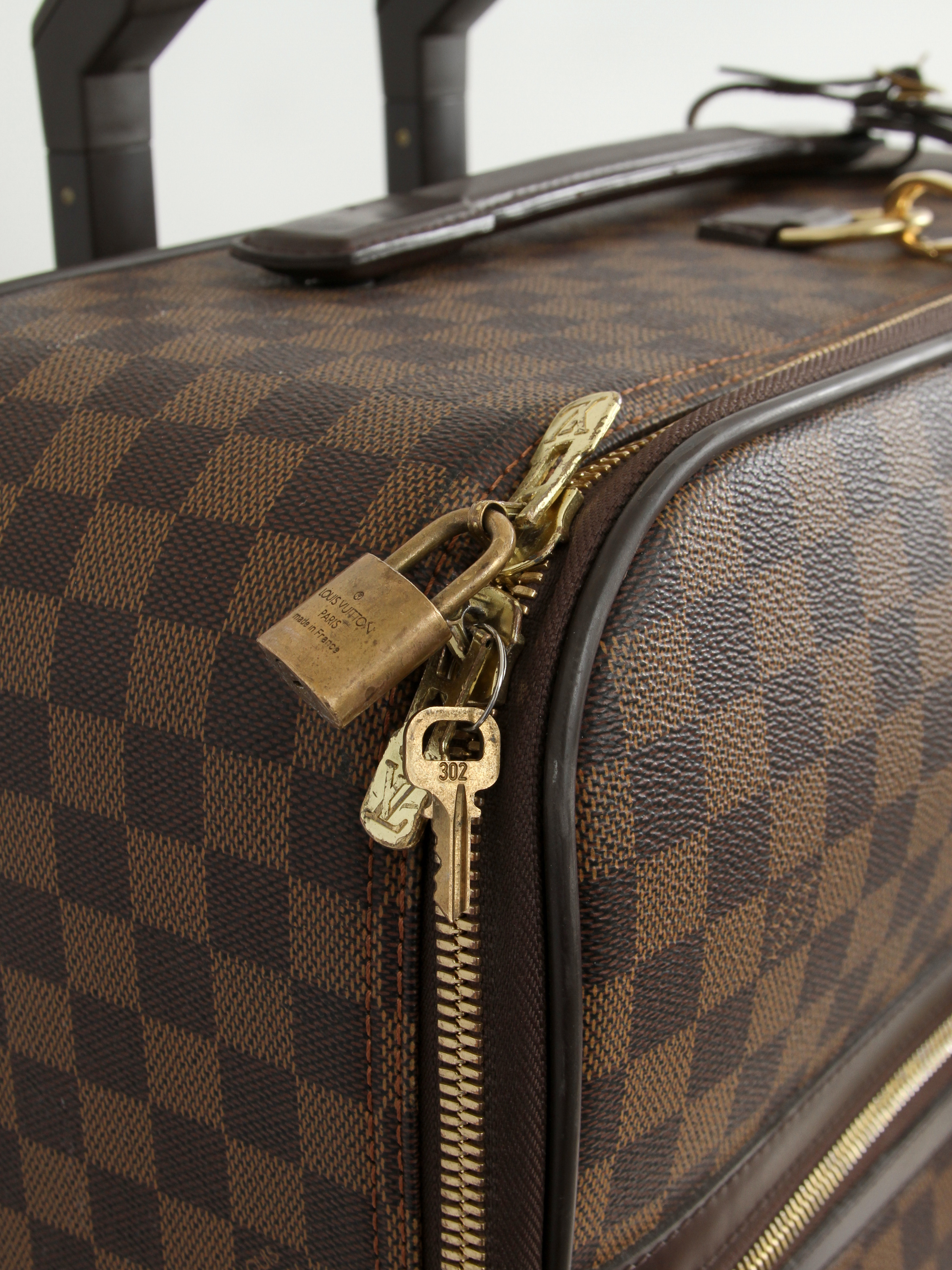 Louis Vuitton Pegace 5