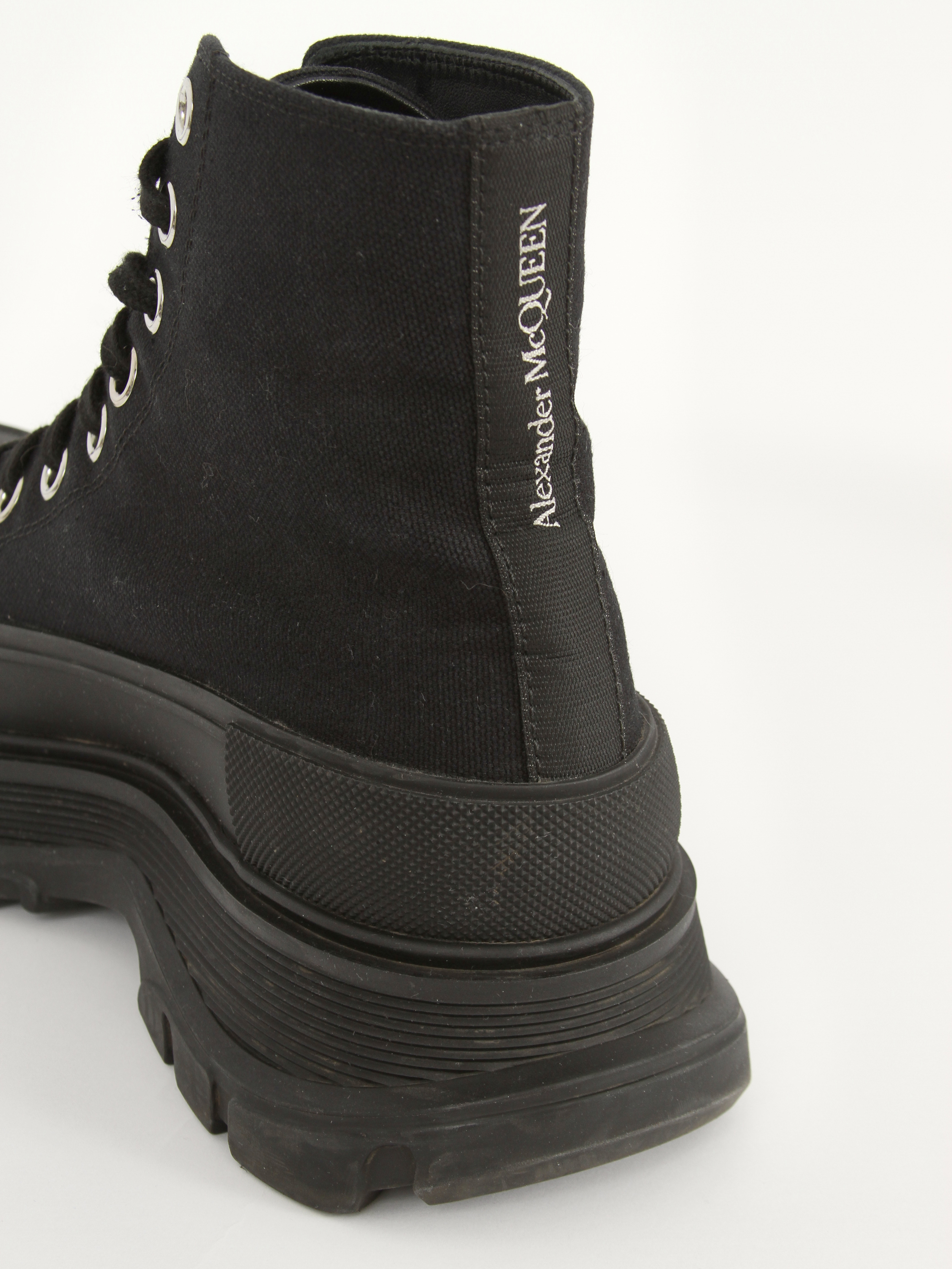 Alexander Mcqueen 40 8