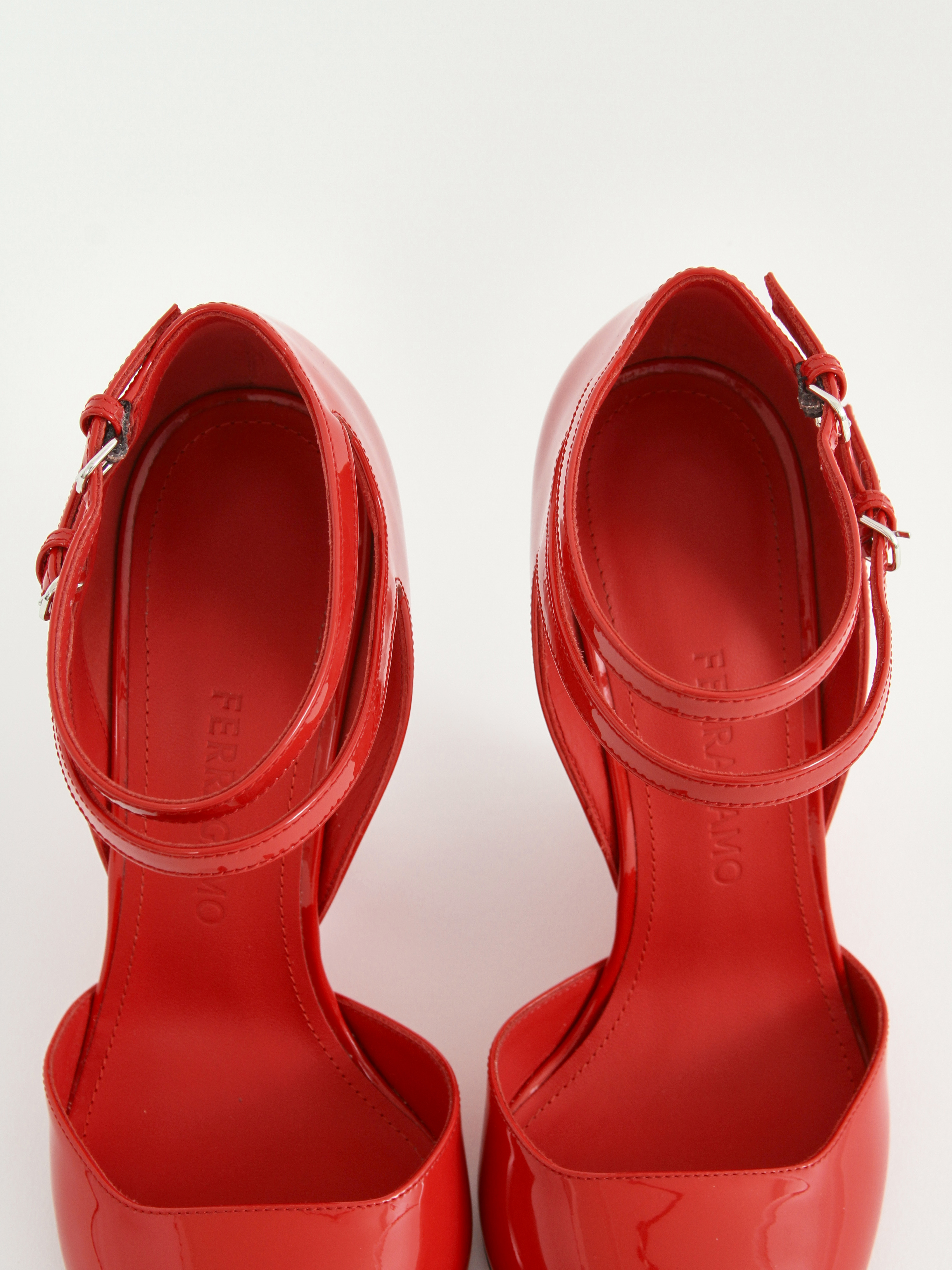 Salvatore Ferragamo 39 4