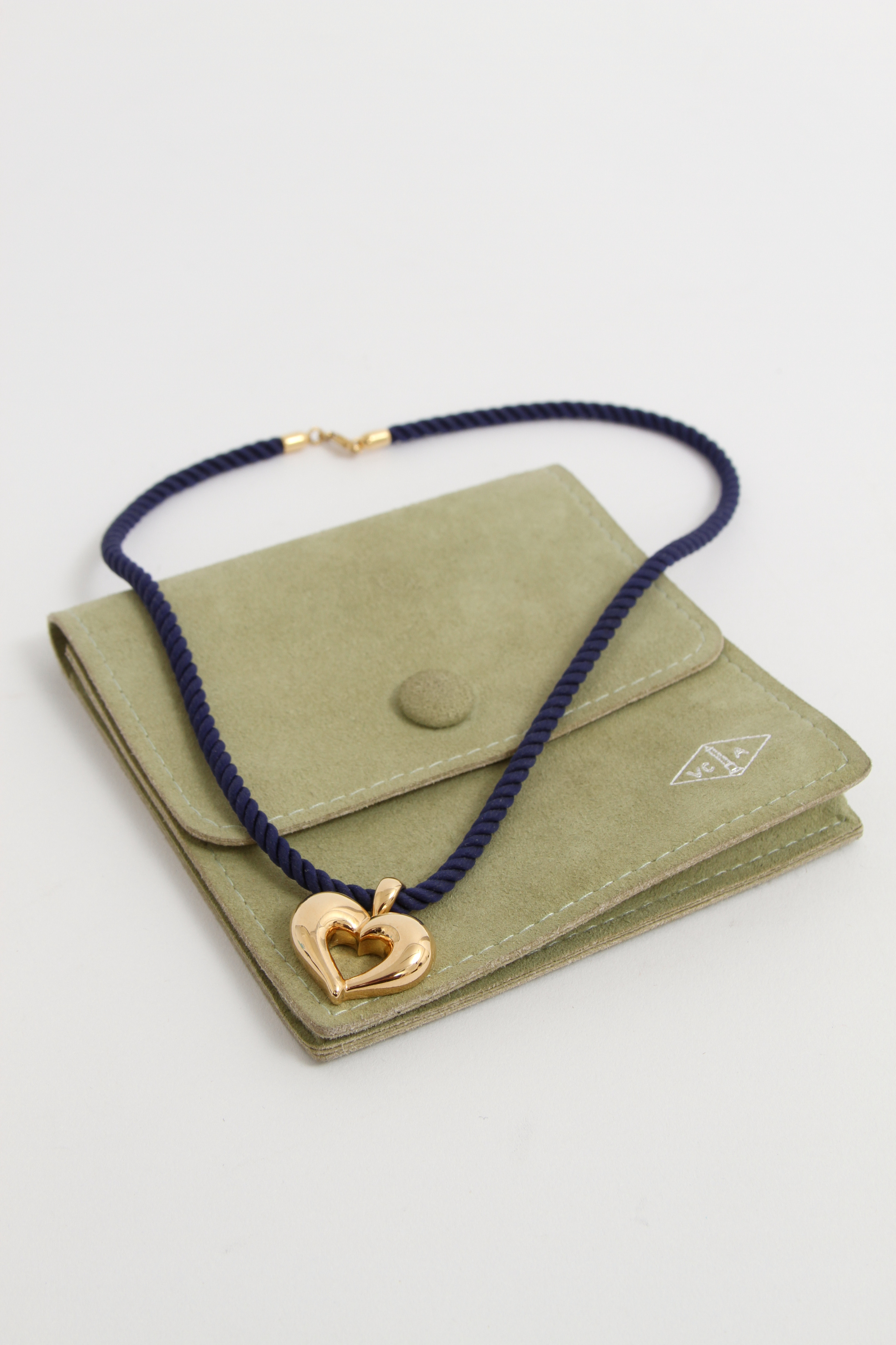 Van Cleef & Arpels Open Heart 3
