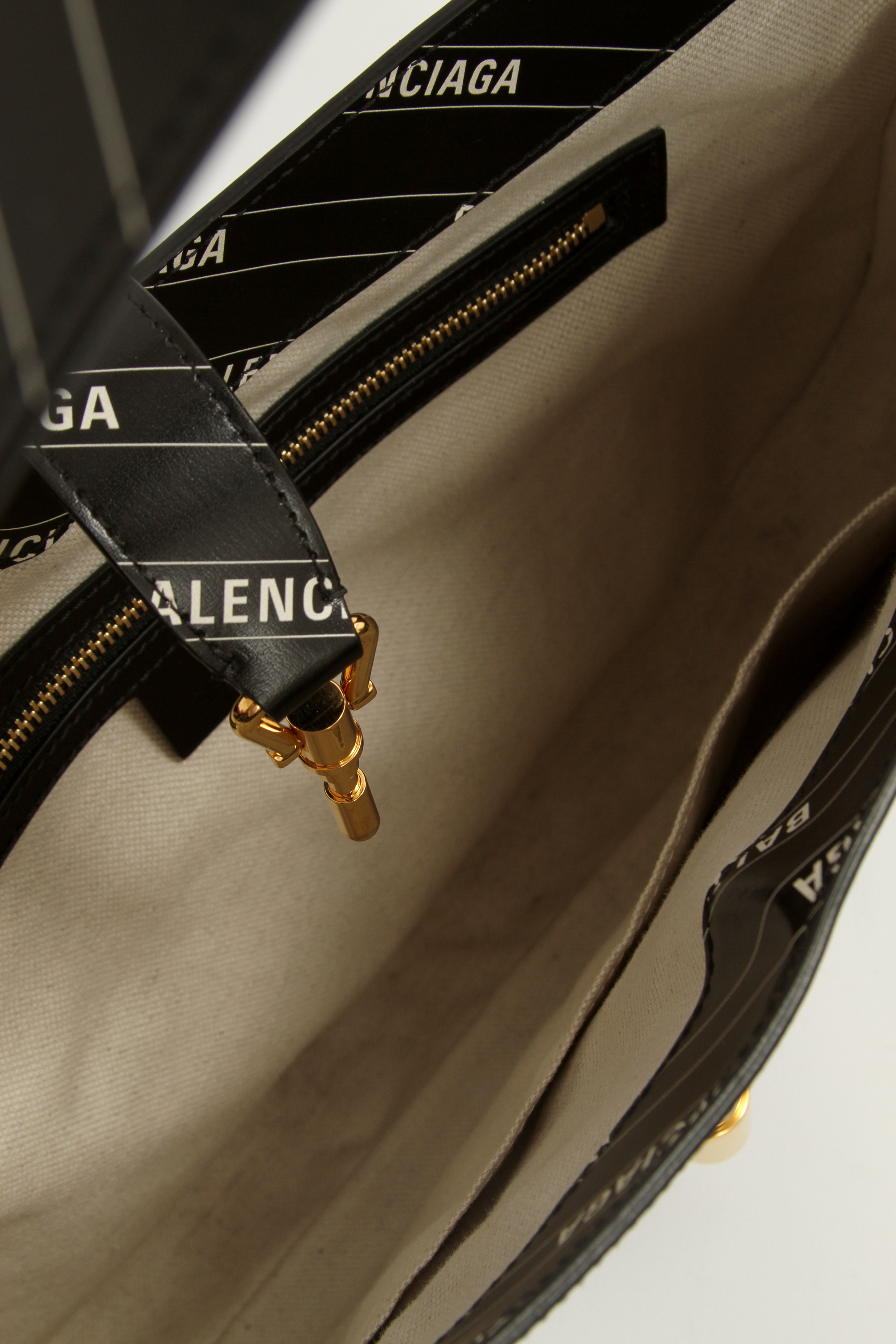 Gucci x Balenciaga The Hacker Project Jackie 3