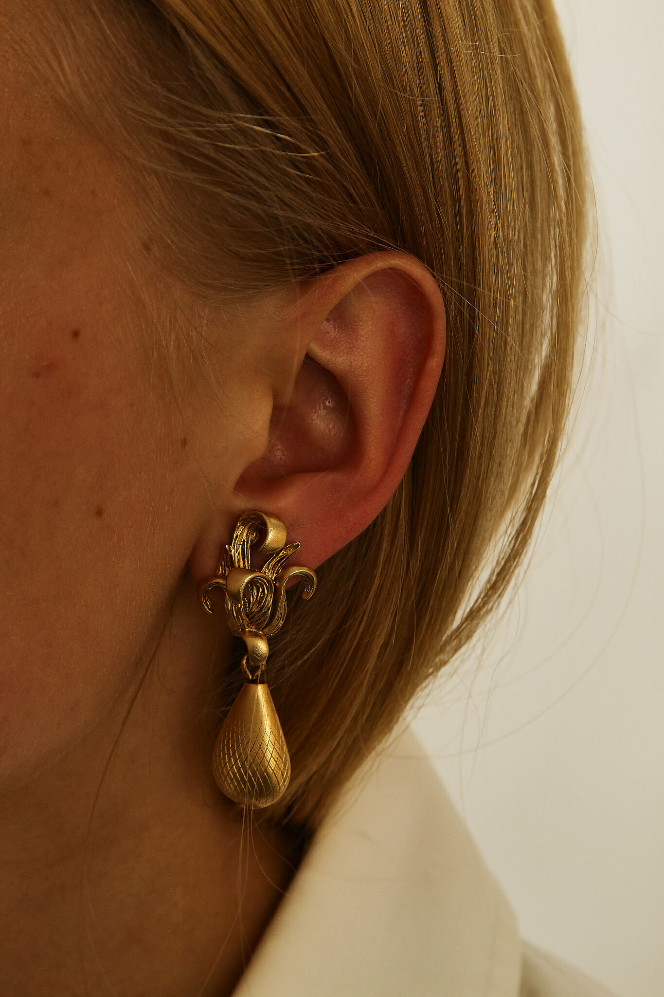 Oscar de la Renta Earrings 3