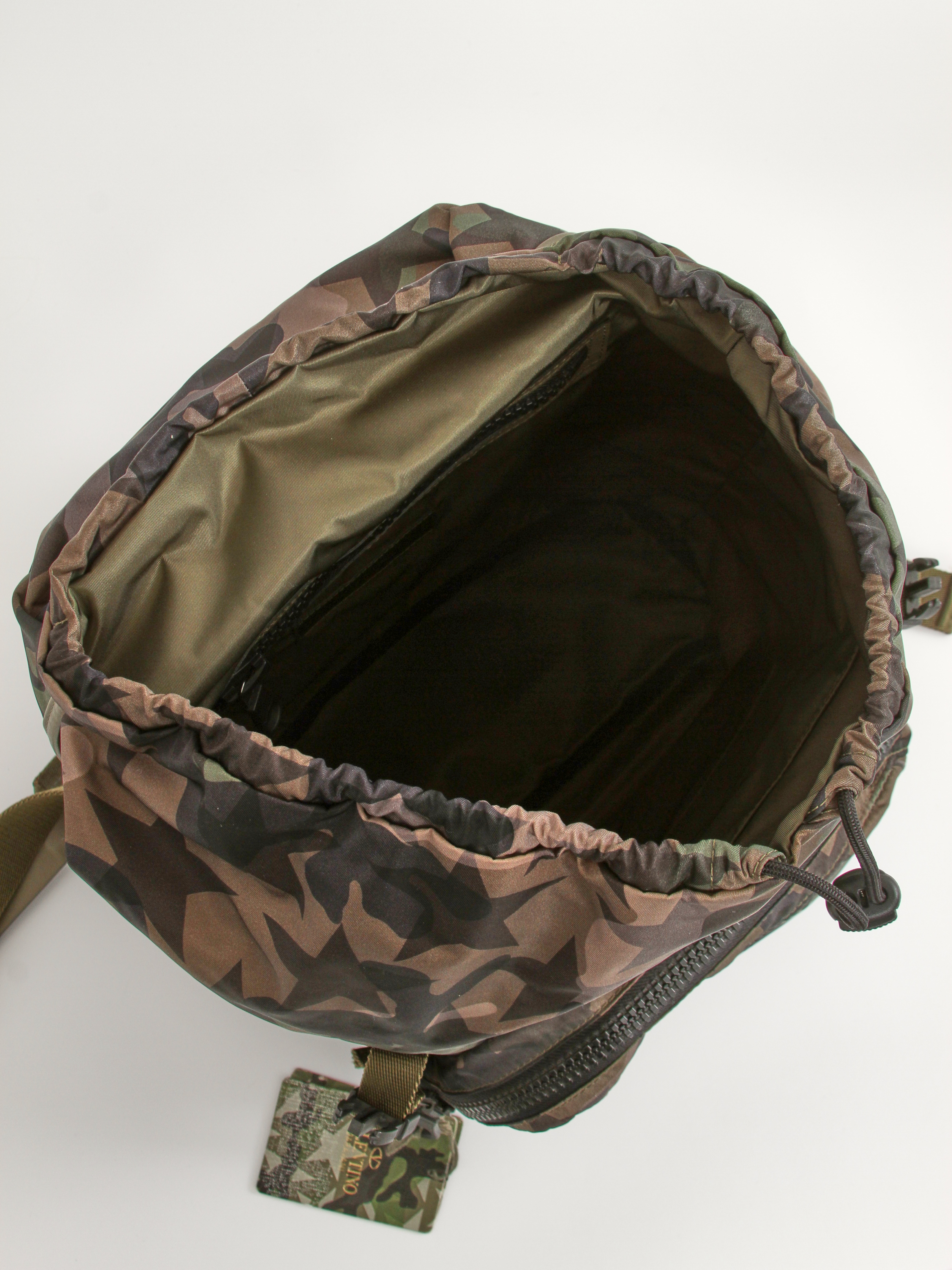 Valentino Camustars 9