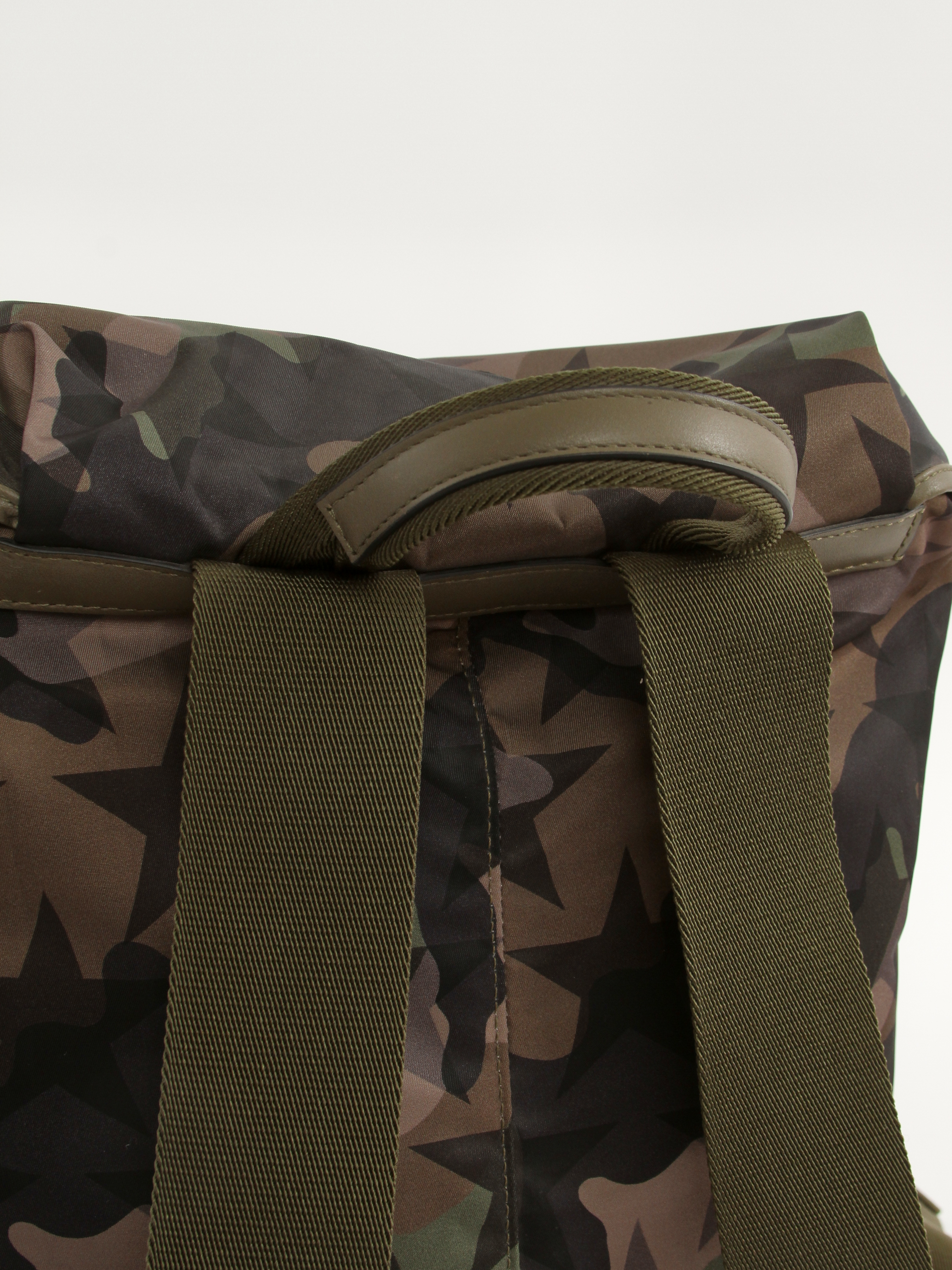 Valentino Camustars 11