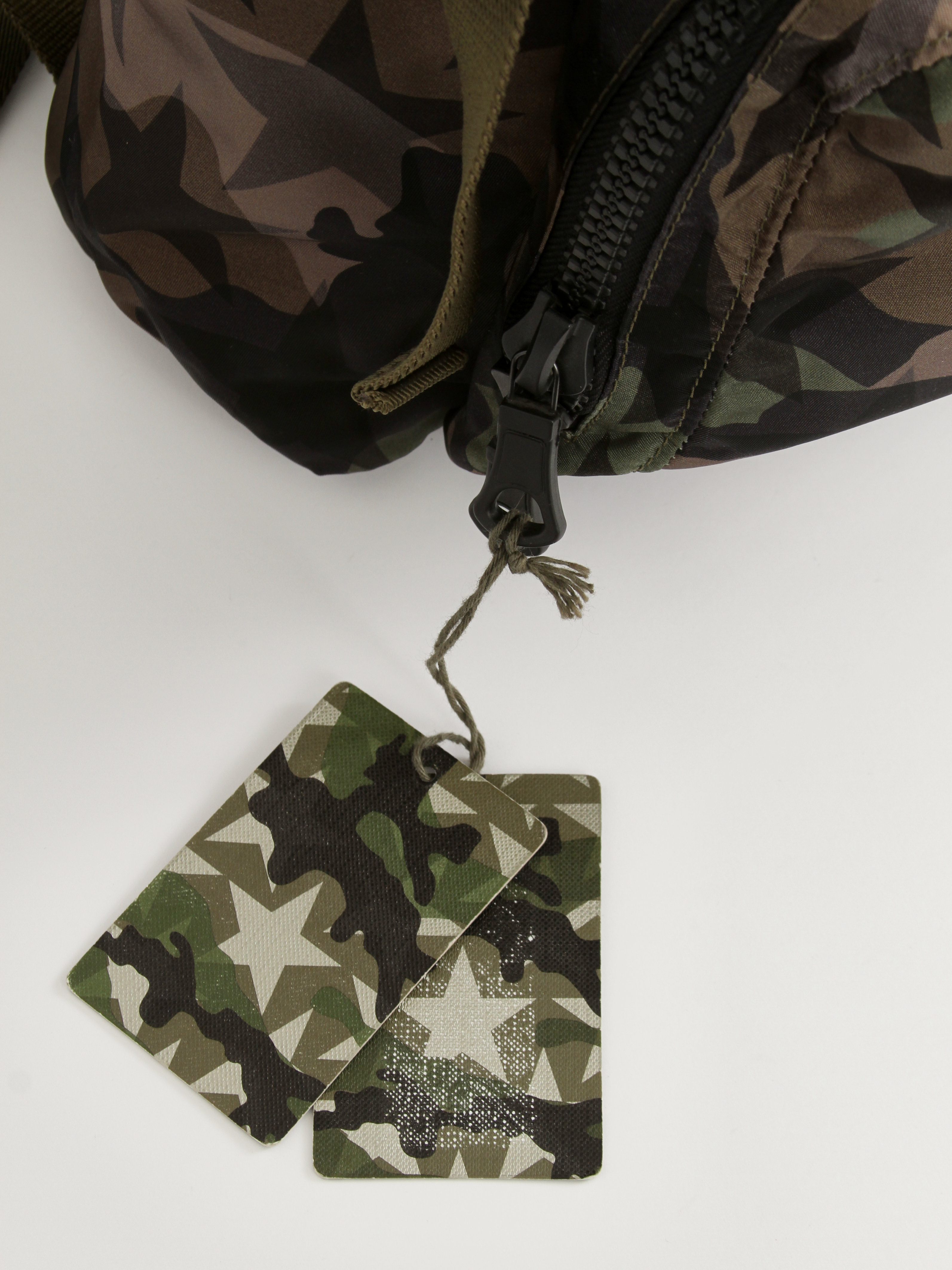 Valentino Camustars 5