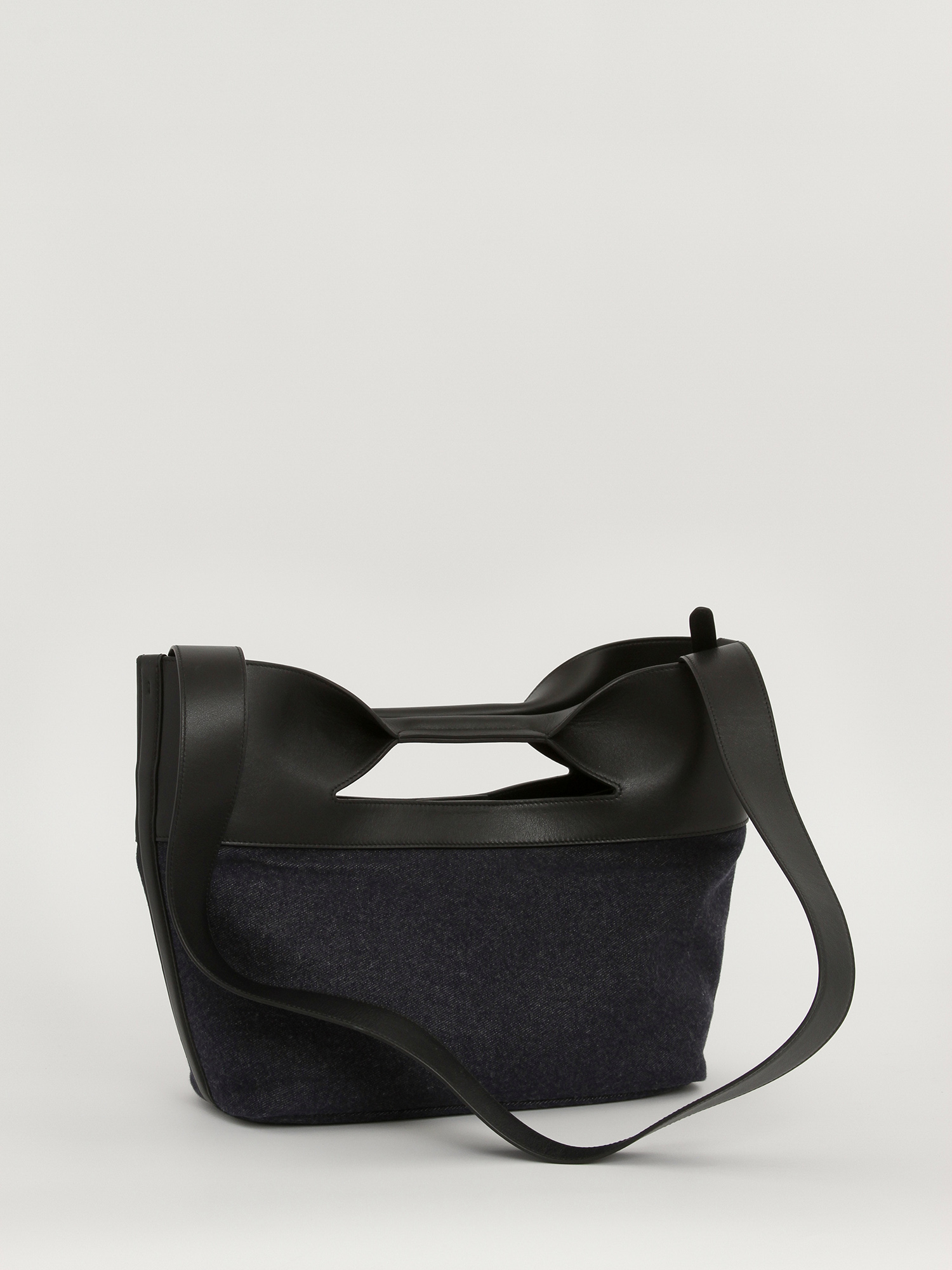 Alexander McQueen The Bow  4