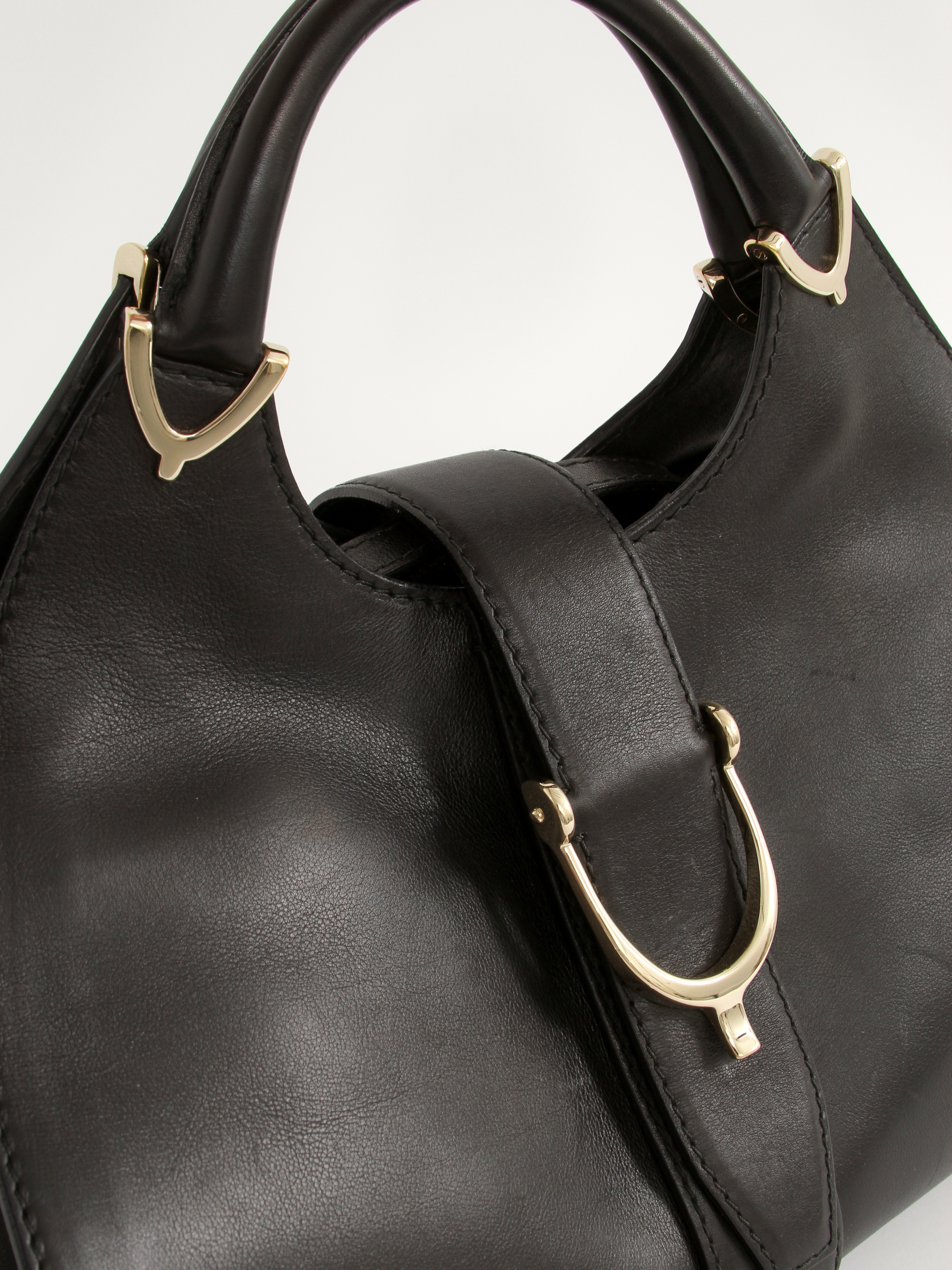Gucci Leather Bag  10