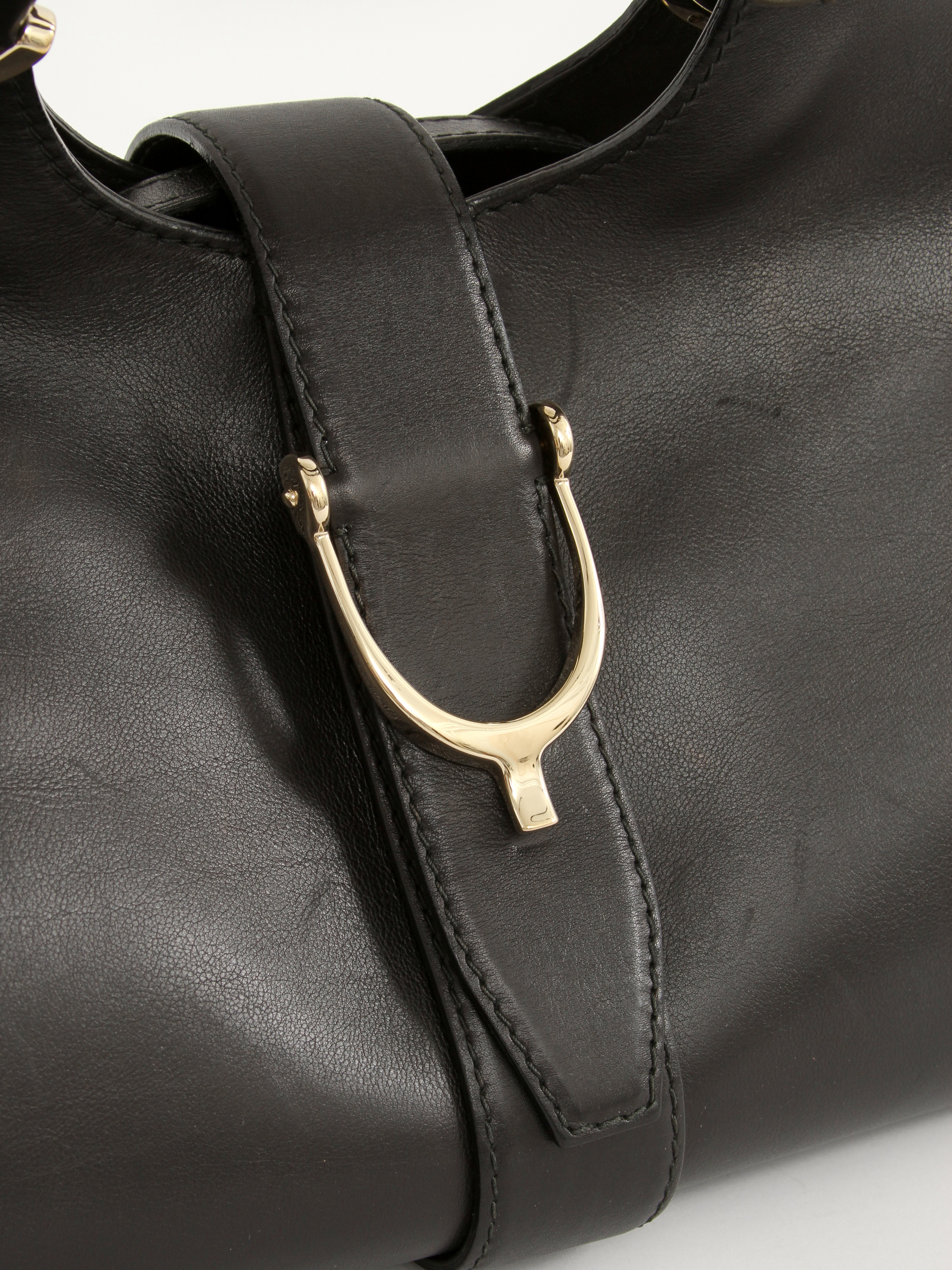 Gucci Leather Bag  11
