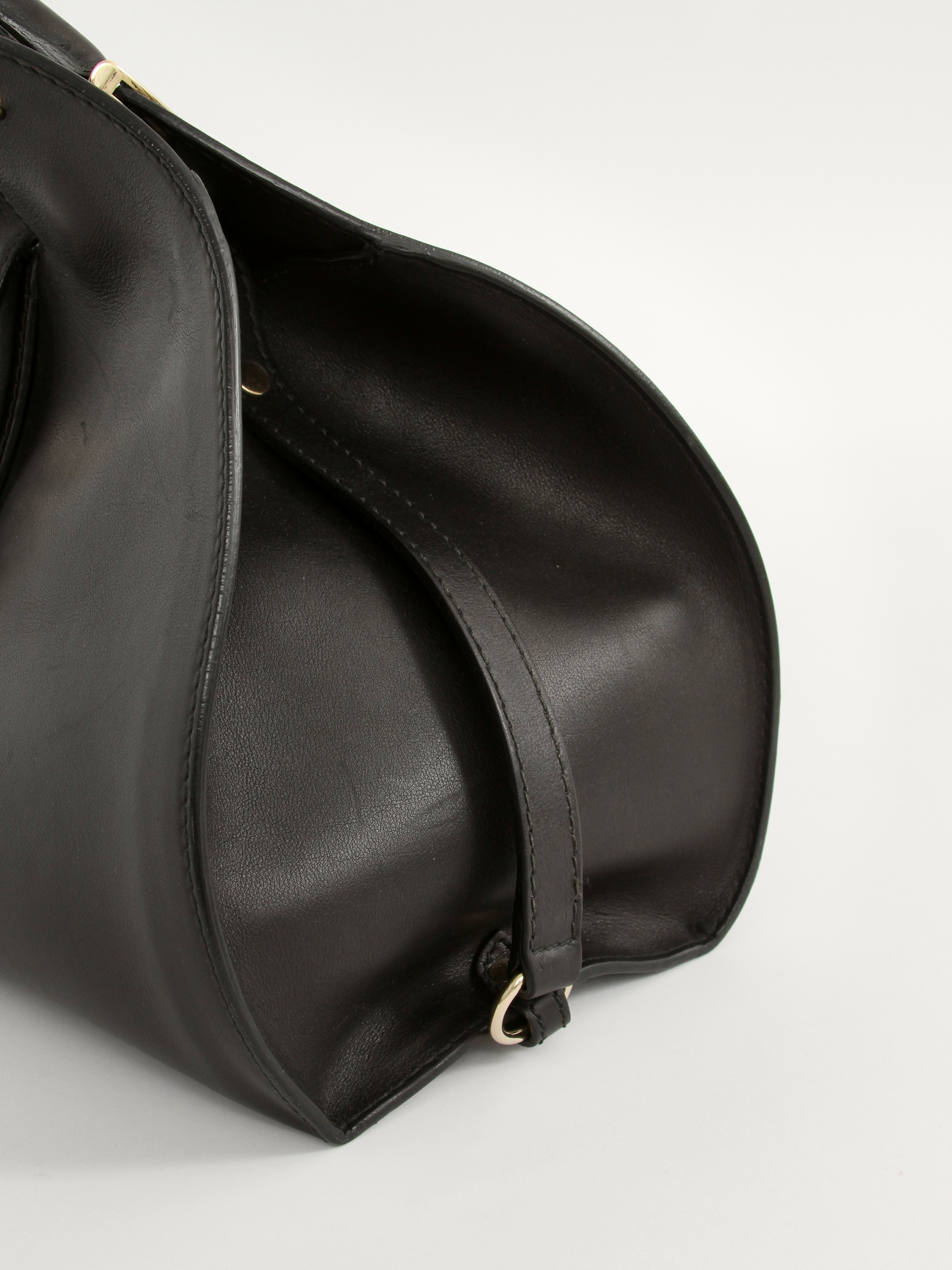 Gucci Leather Bag  5