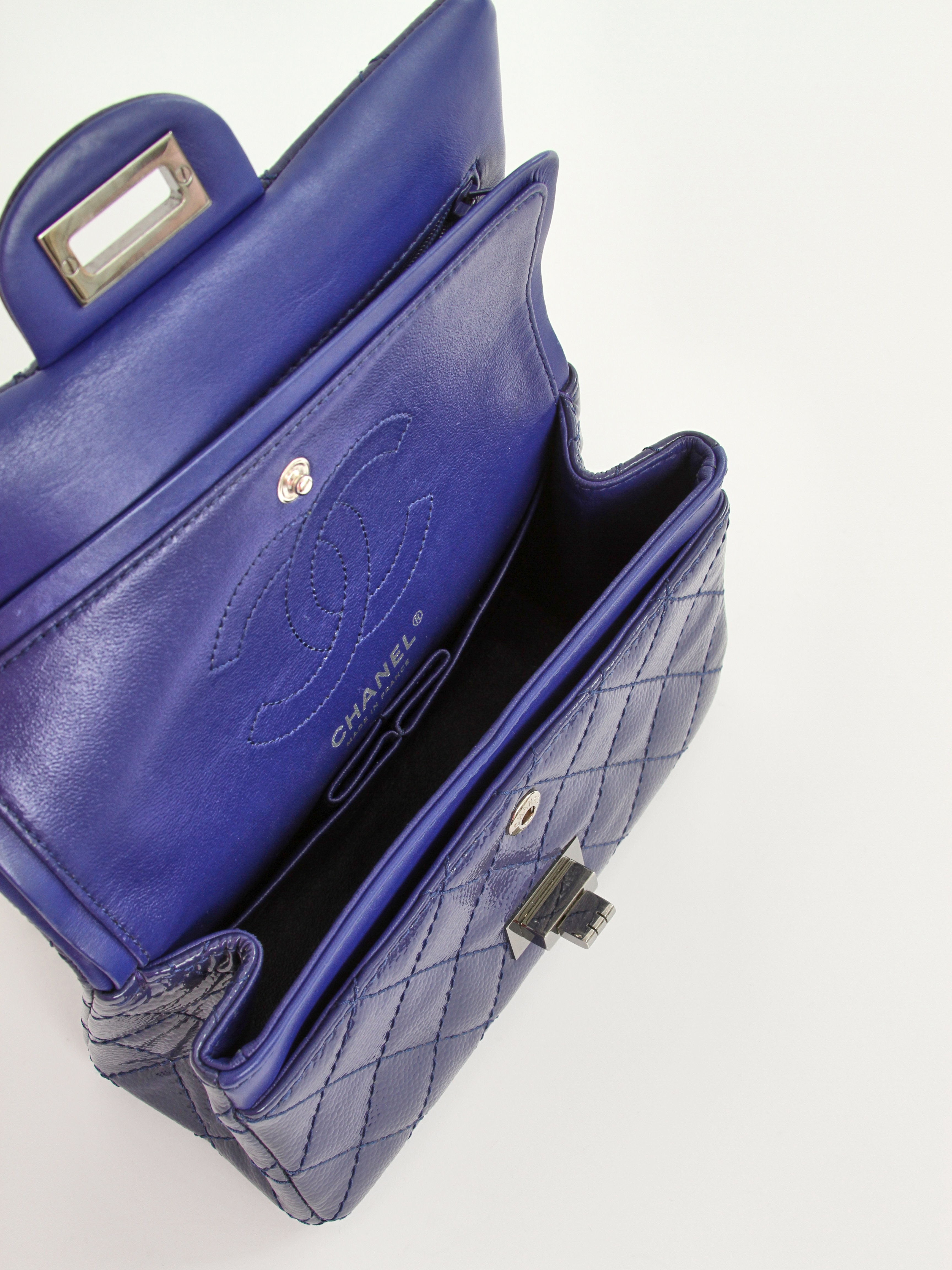Chanel 2.55  8