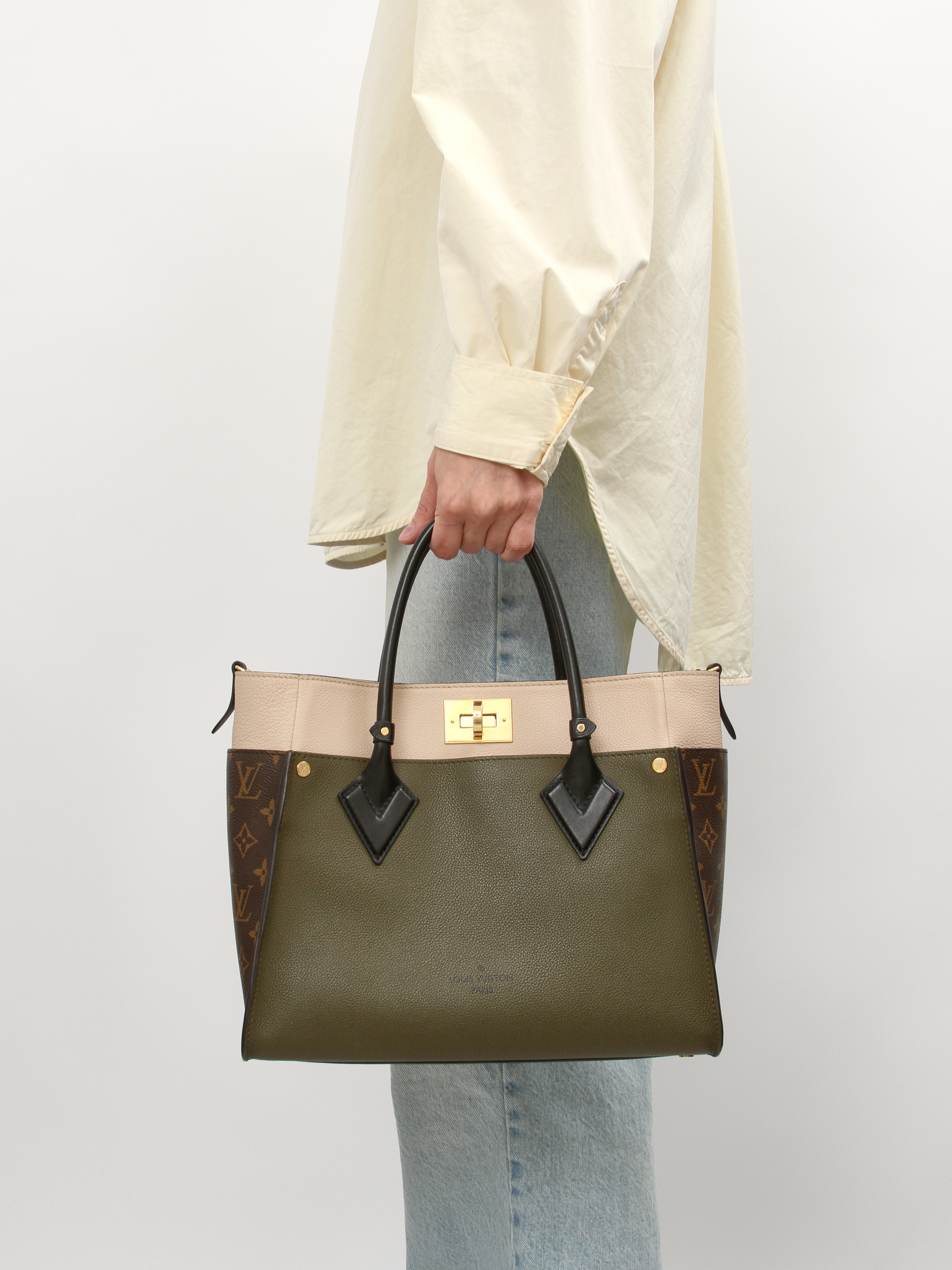 Louis Vuitton OnMySide 1