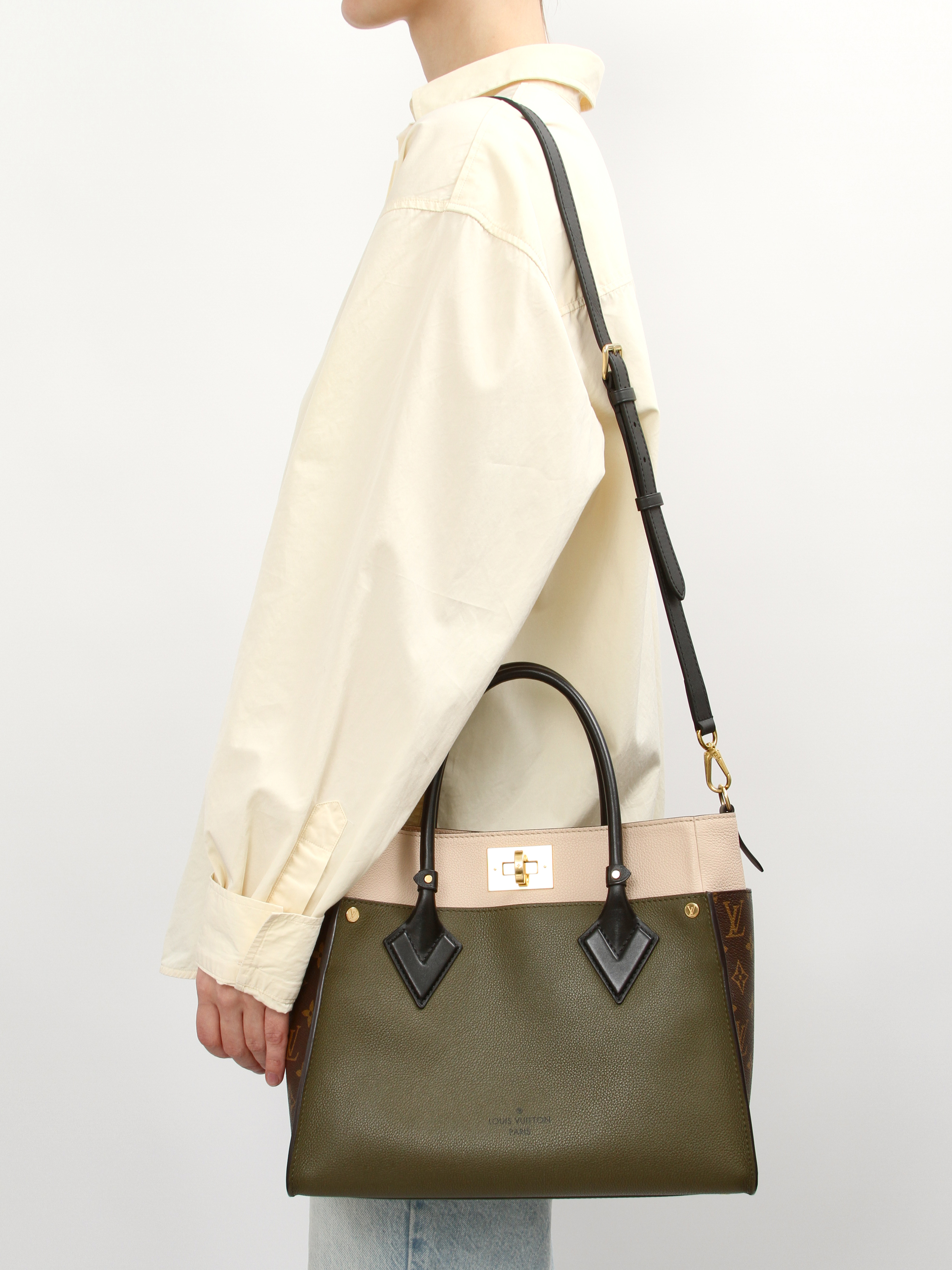 Louis Vuitton OnMySide 2