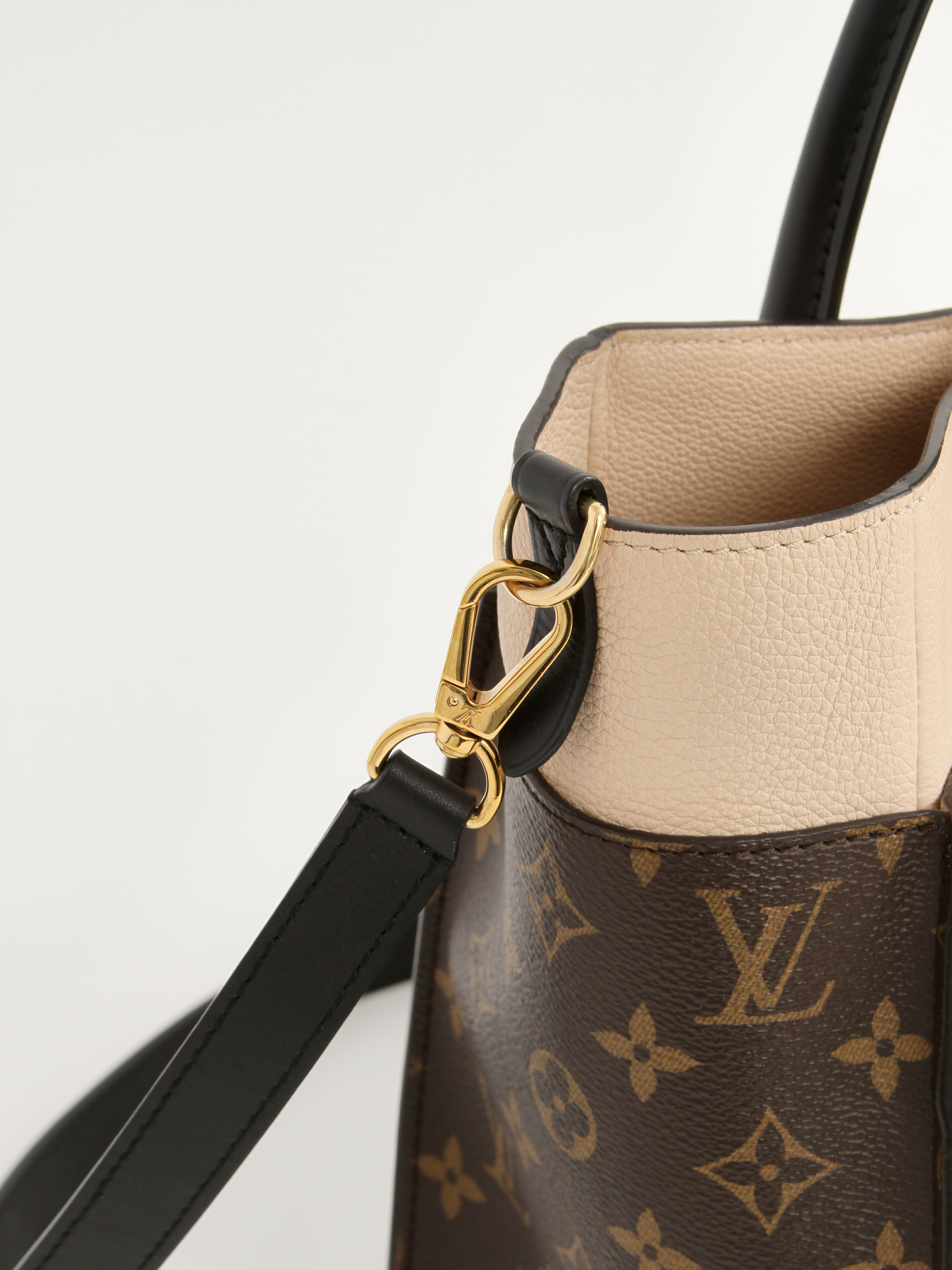 Louis Vuitton OnMySide 7