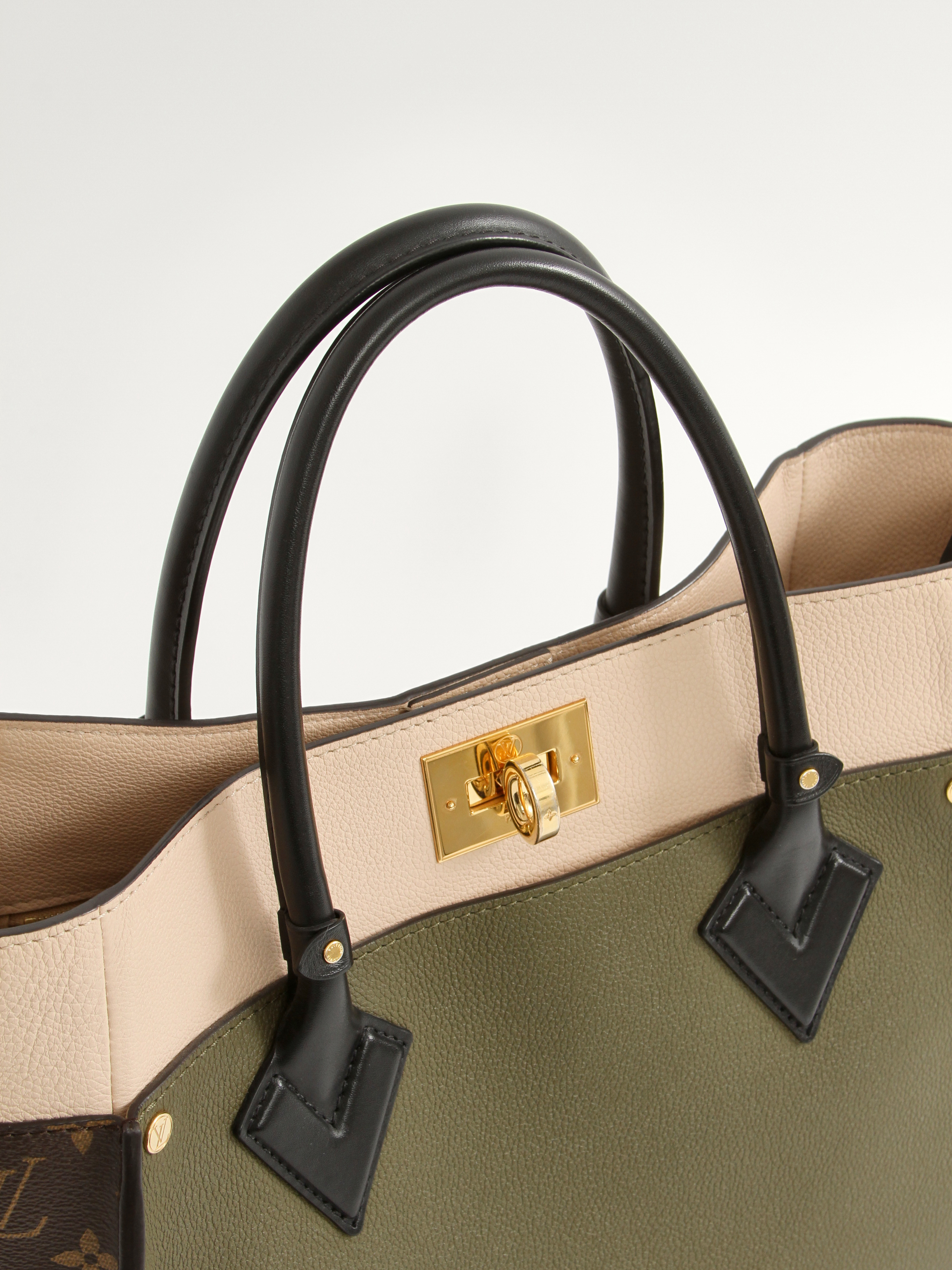 Louis Vuitton OnMySide 5