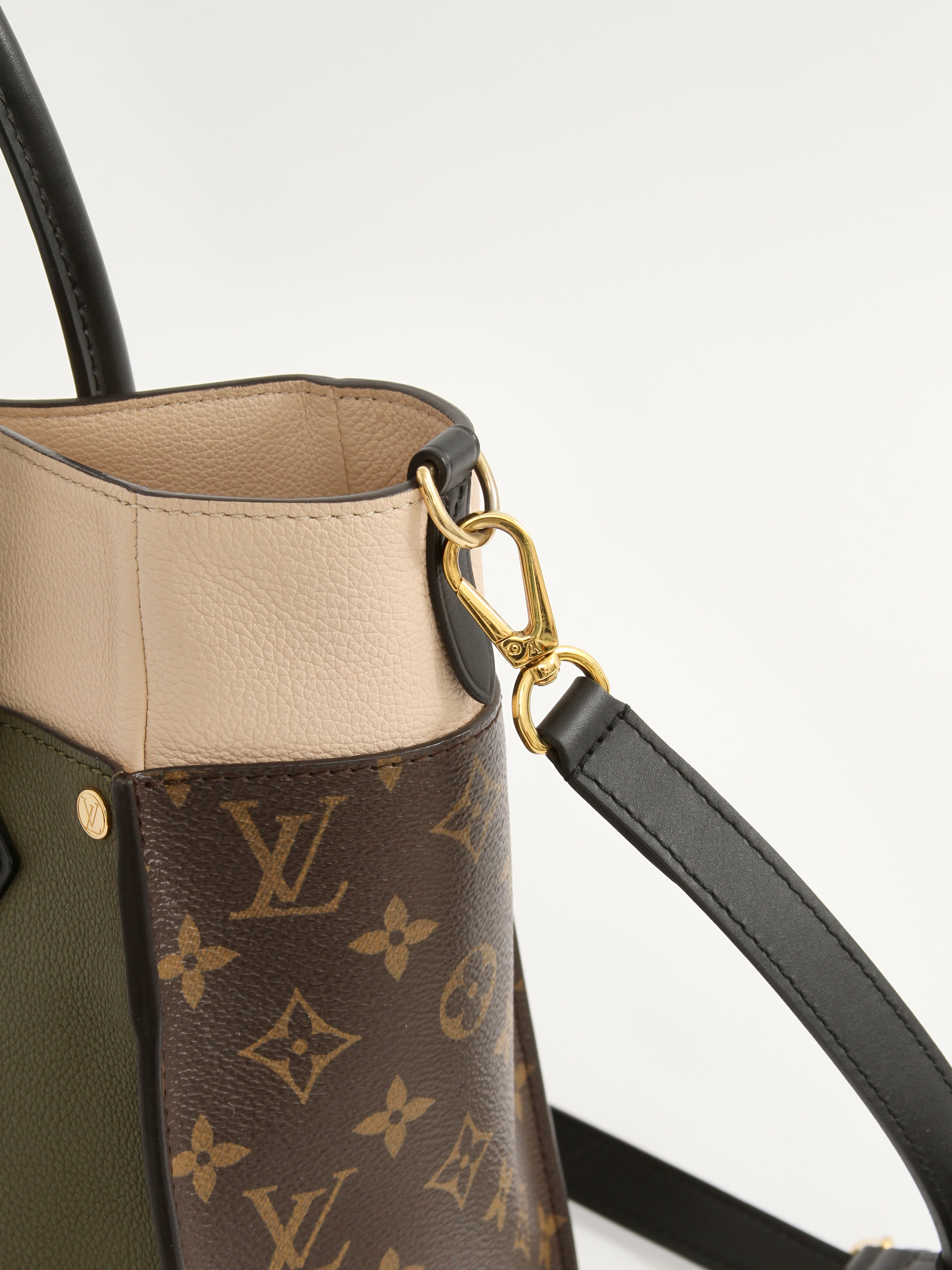 Louis Vuitton OnMySide 6