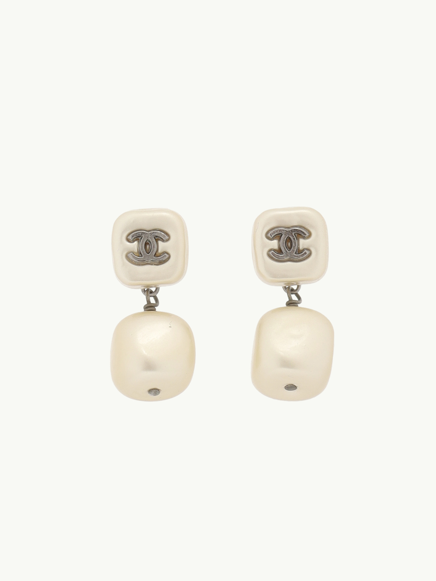 Chanel Earrings 0